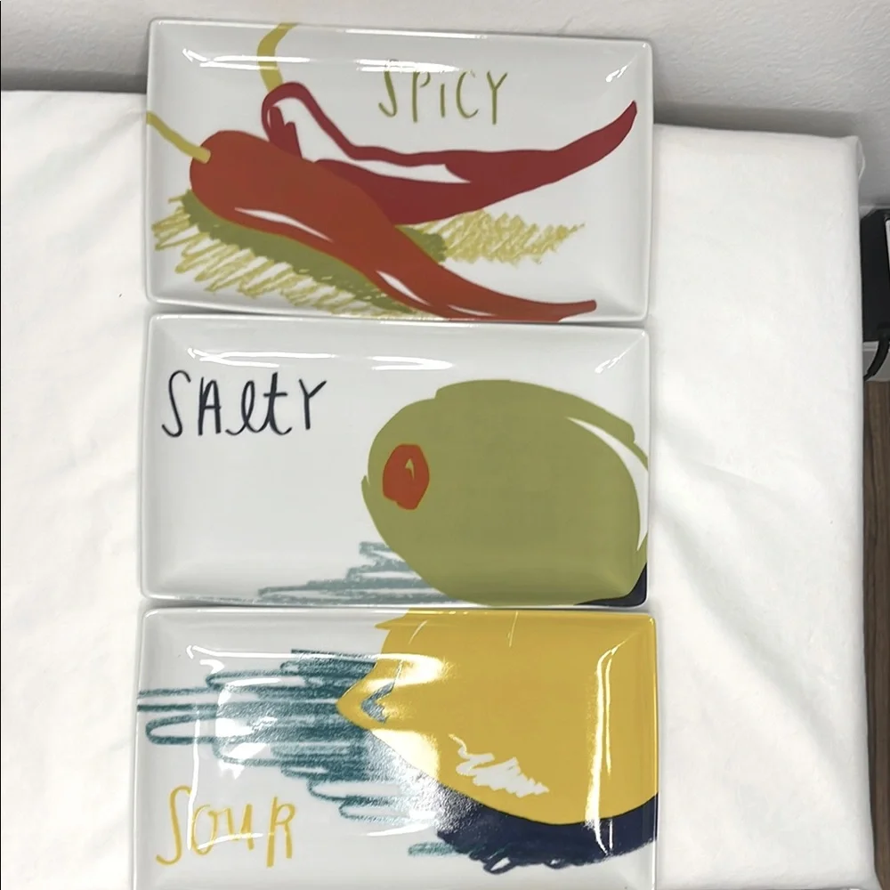 Crate & Barrel Serving Plates Set EUC looks brand new